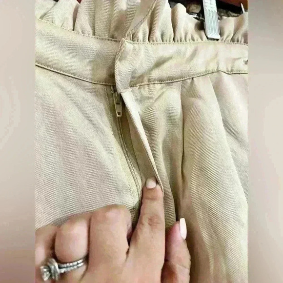 Cupcakes & Cashmere Leah High-Rise Paperbag Short Size XS - Picture 6 of 11